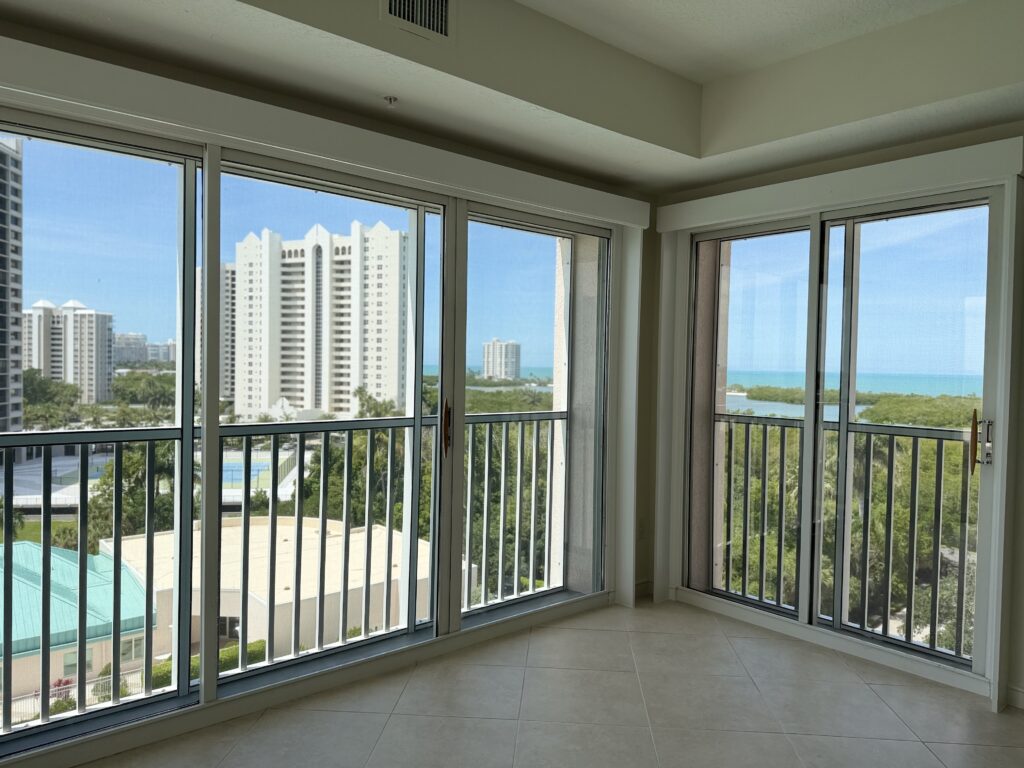 703, Beachwalk photo 2
