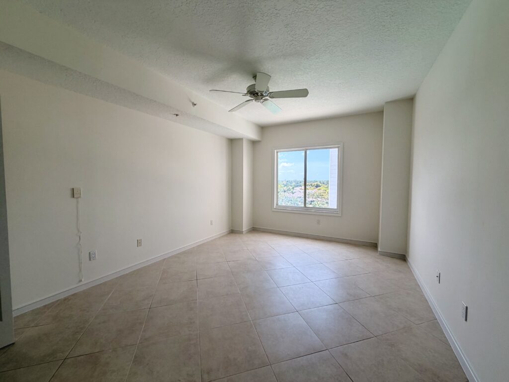 703, Beachwalk photo 4
