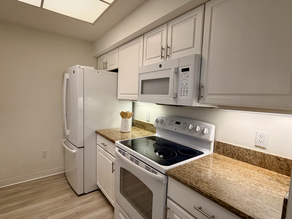 202, Avalon photo 4